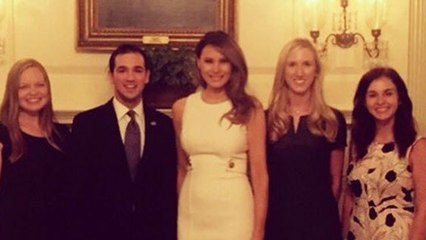 Cette photo de Mélania Trump avec ses stagiaires a provoqué un énorme scandale