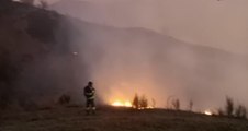 Zignago (SP) - Incendio nei boschi di Zignago al confine con Toscana (04.02.22)