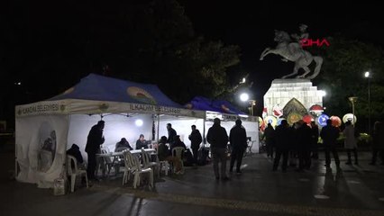 ONUR ANITI'NDA NÖBET SÜRÜYOR