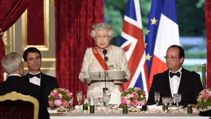 Voici LA règle qu'il est interdit d'enfreindre autour d'une table avec la Reine Elisabeth II