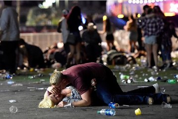Las Vegas : l'homme qui a protégé une femme blessée avec son propre corps a été identifié