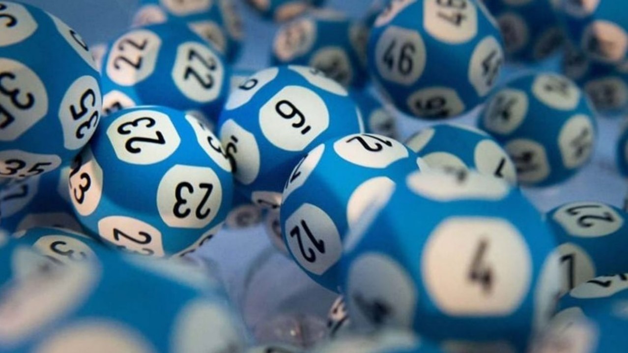 Cet homme devient millionnaire en retrouvant un vieux ticket de loto... 1 an après l'avoir joué