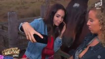 Les incroyables aventures de Nabilla et Thomas en Australie : Nabilla tente un selfie avec ce cheval... mais rien ne se passe comme prévu !