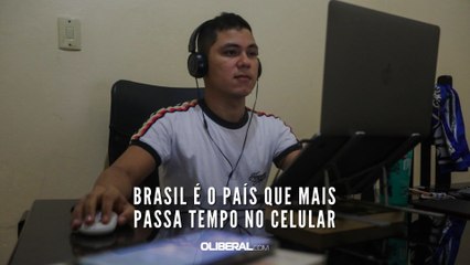 Brasil é o país que mais passa tempo no celular