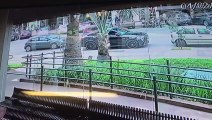 Vídeo: carro bate em traseira de Mercedes e acaba tombando no Seis Pistas