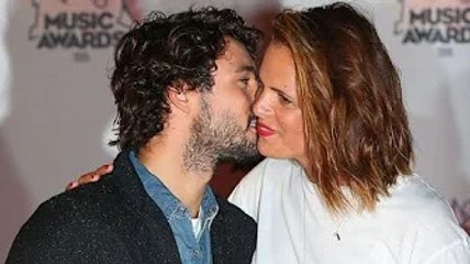 Laure Manaudou présente son dernier bout de chou avec une rare photo de lui et on...