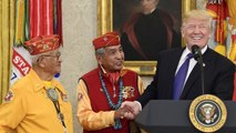 Donald Trump : en pleine cérémonie en l'honneur des Indiens d'Amérique le président évoque...Pocahontas