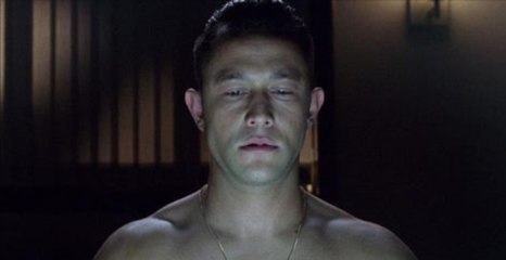 Dès qu'il regarde des films pour adultes, il souffre de graves migraines... les médecins lui cherchent un remède