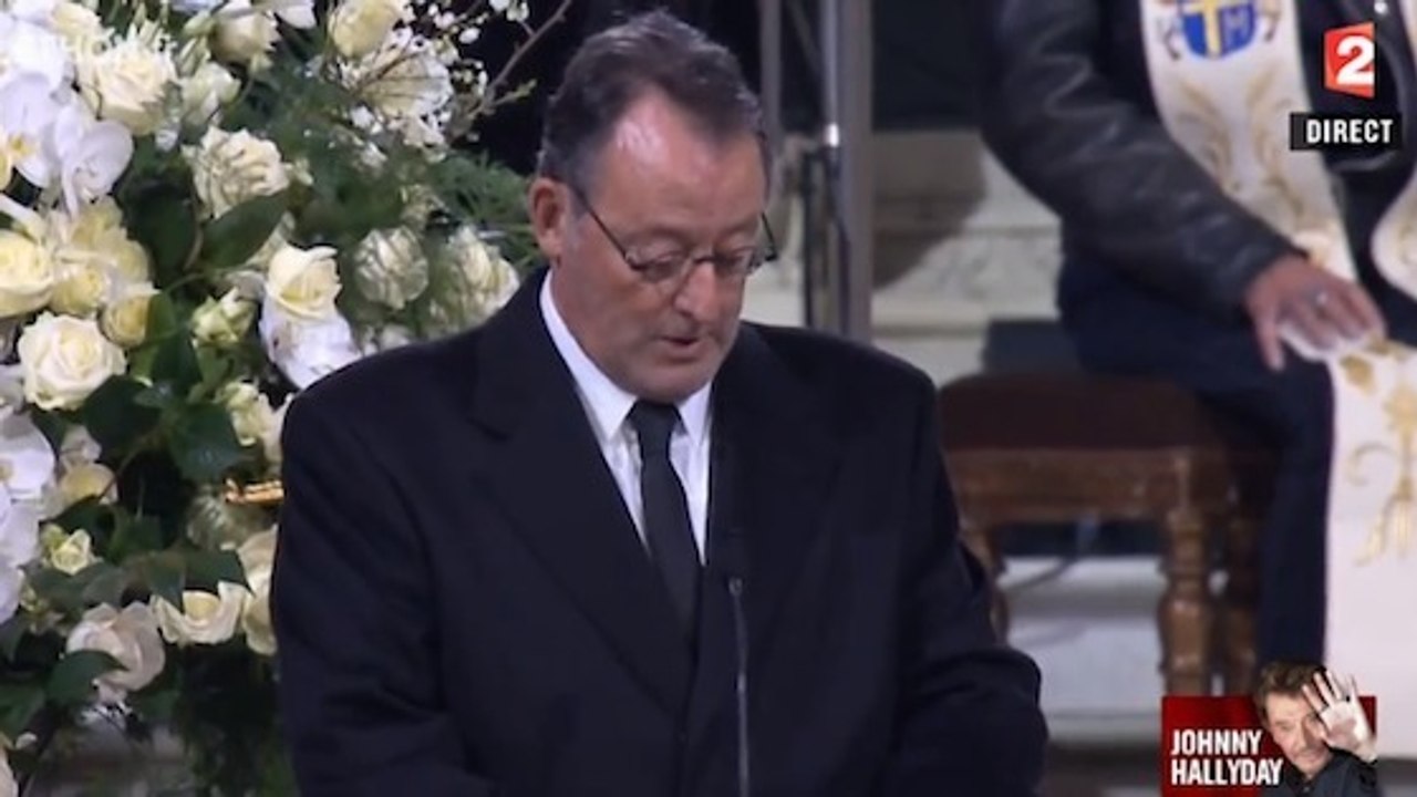Obsèques de Johnny Hallyday : Jean Reno lit un poème de Prévert choisi par Jade et Joy... et craque