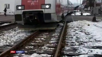 Prievidza: Vykoľajenie osobného vlaku (DMU 860)