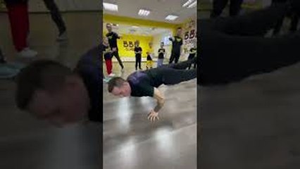 Man Shows off Amazing Dance Skills to Motivate Kids