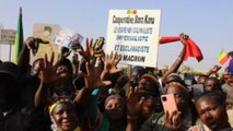 Cientos de miles de malienses protestan en Bamako contra las tropas francesas en el país