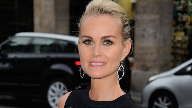 Laeti­cia Hally­day : l’étrange message de son amie Caro­line de Maigret en plein conflit d’hé­ri­tage