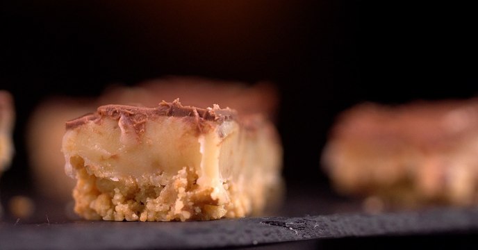 Les petits carrés fondants au caramel : ils sont aussi bons au dessert qu'au goûter !