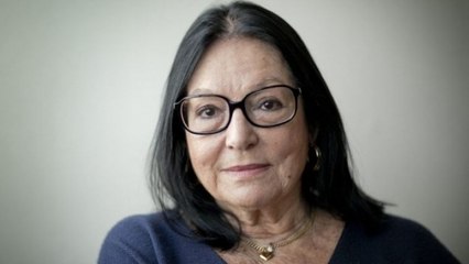 Nana Mouskouri : voilà pourquoi elle a toujours refusé d'enlever ses lunettes