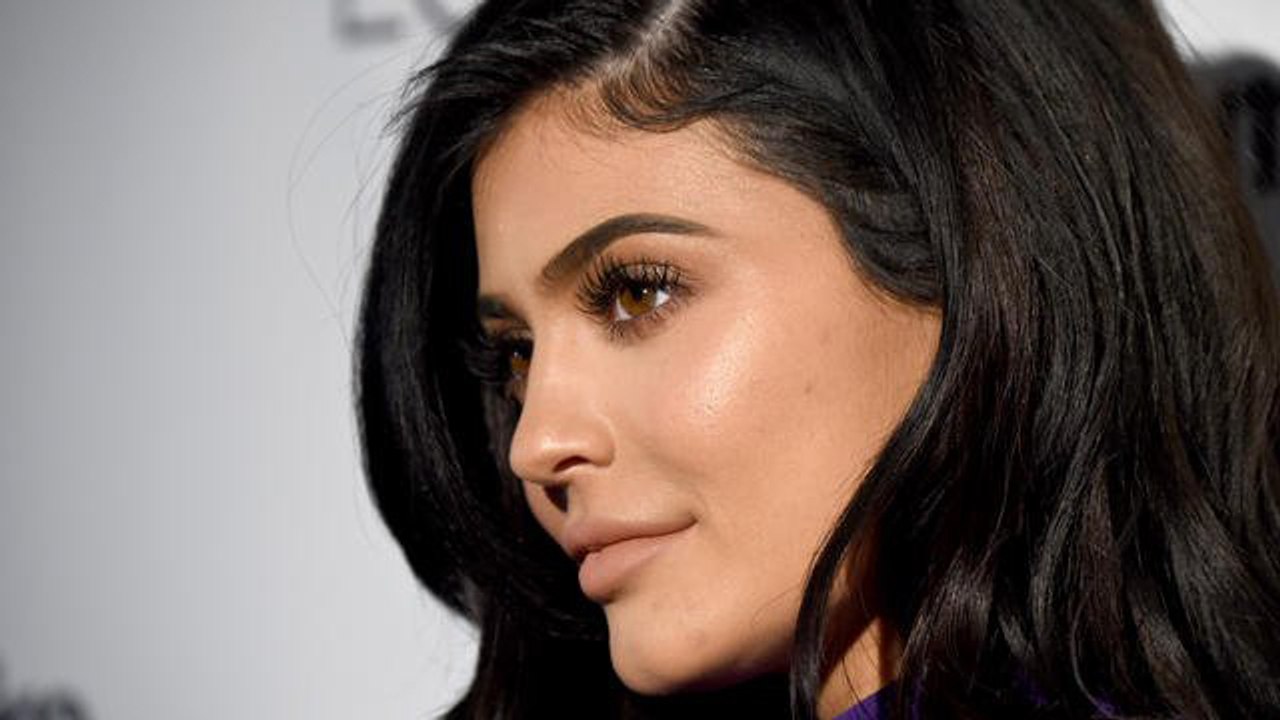 Kylie Jenner en bikini échancré : son hommage torride à Jane Birkin et Serge Gainsbourg