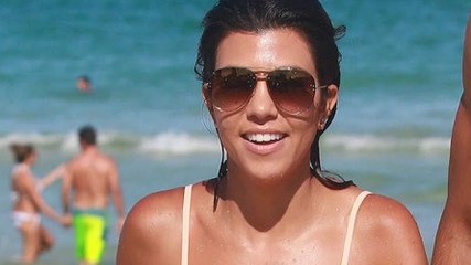 Kourtney Kardashian : elle affiche son corps parfait en (très) mini bikini