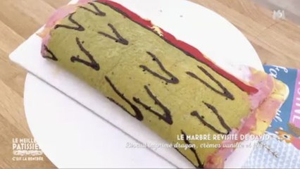 "On dirait qu'il y a du saumon" : Cyril Lignac très perplexe face au gâteau d'un candidat