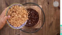 Les carrés aux cacahuètes et aux deux chocolats marbrés : des petites bouchées pour un plaisir immense