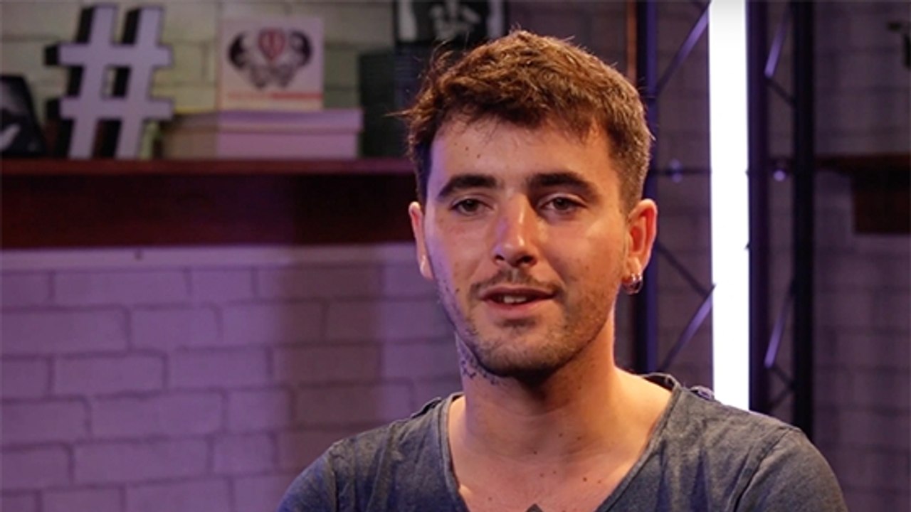 "J'en ai marre de voir autant de misères sur terre" : Louis Delort se confie sur "La folie des hommes"