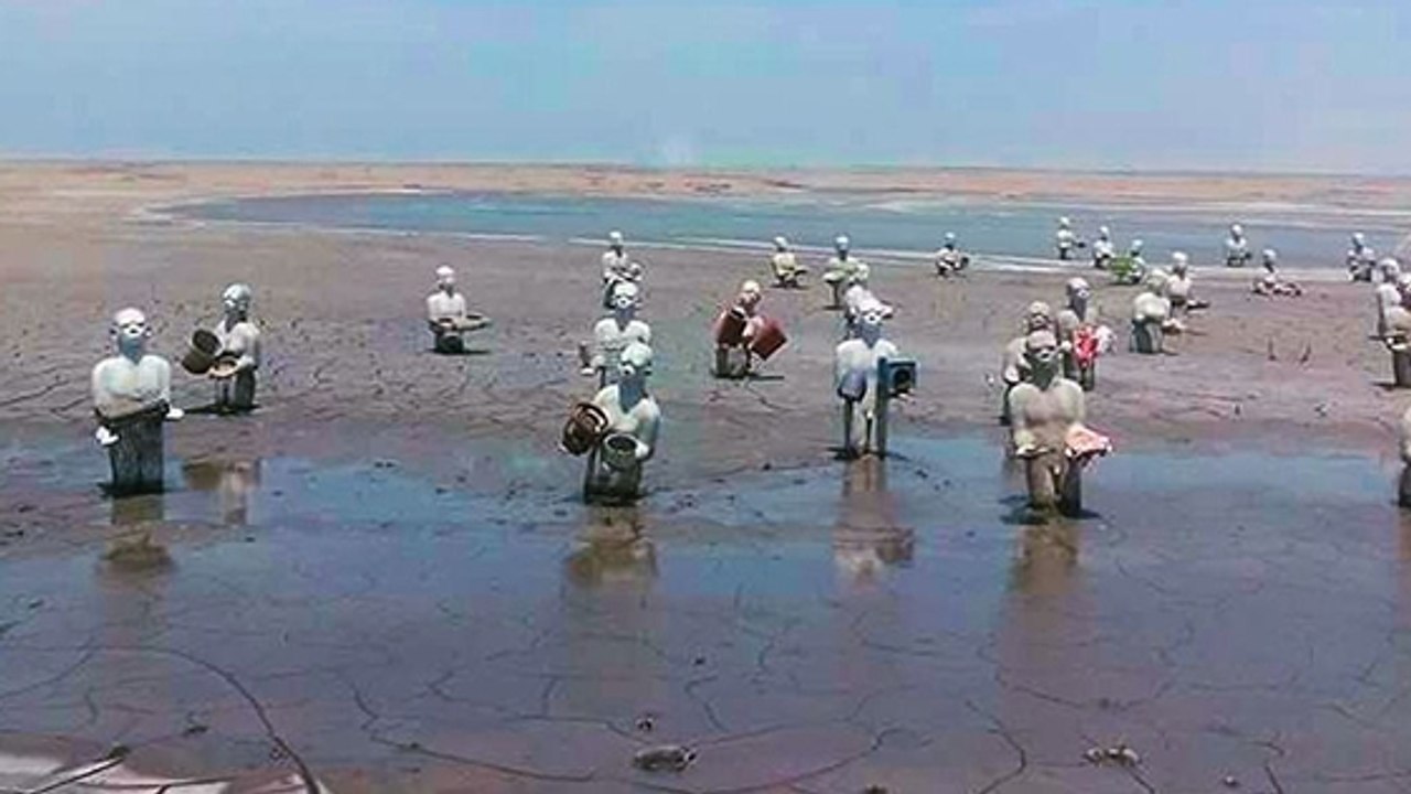 En Indonésie, une attraction voit le jour près d'un volcan de boue