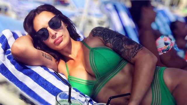 Emilie Nef Naf poste une photo d'elle avec Beyonce et Jay-Z, les internautes la critiquent