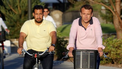 "Il n'est pas mon amant" : la drôle de mise au point d'Emmanuel Macron sur l'affaire Benalla