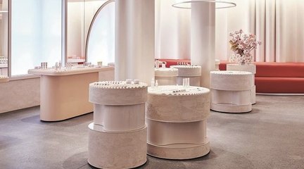 Glossier : la décoration de la première boutique à New York est dingue !