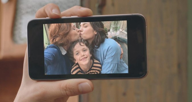 C'est quoi un bon parent ? la campagne d'SOS homophobie pour l'acceptation des familles homoparentales