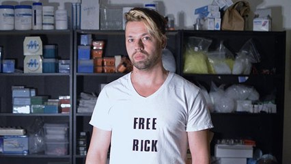 Ce scientifique s’est injecté des gènes de méduse pour modifier sa peau