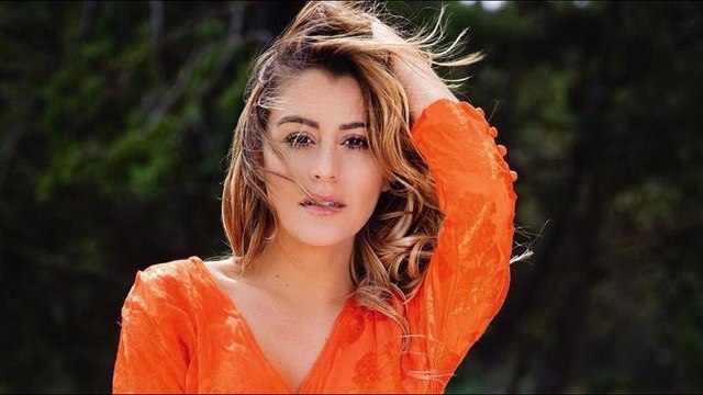 Enceinte, Anaïs Camizuli pousse un coup de gueule contre les internautes ! (PHOTO)