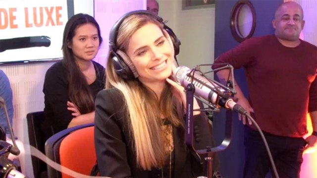 Clara Morgane : découvrez l'énorme salaire qu'elle gagnait lorsqu'elle faisait ses messages coquins par téléphone