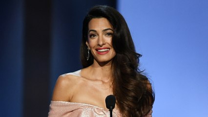 Amal Clooney ose la combinaison et c'est canon !