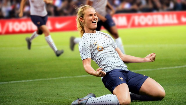Une victoire écrasante des Bleues à deux mois du Mondial de foot féminin !