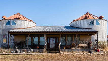 Cette maison construite dans une usine est dingue !