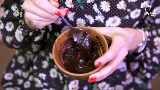 Tuto : créez votre gommage pour les lèvres avec du CHOCOLAT !