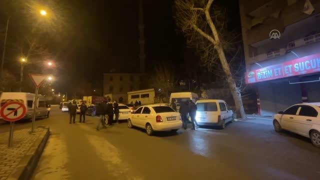 KAHRAMANMARAŞ - Dur ihtarına uymayan zanlı, bekçinin silahının ateş alması sonucu yaralandı