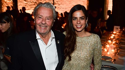 Festival de Cannes : le beau moment d'émotion entre Alain Delon et sa fille (vidéo)