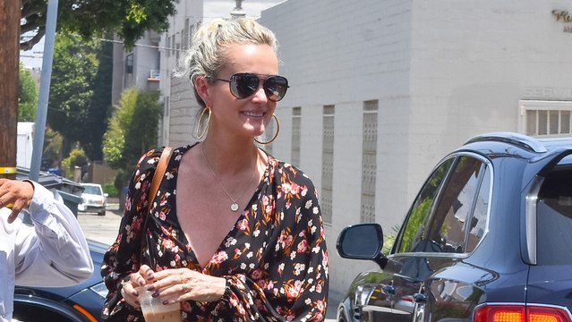 D'après un proche, Johnny Hallyday a risqué sa vie et celle de Laetitia pour cacher son adultère (vidéo)