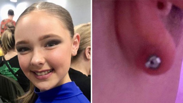 Le rêve de cette fille de se faire percer les oreilles se transforme en cauchemar.... (VIDÉO)