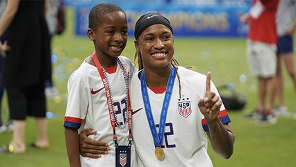 La difficulté d'être maman quand on est footballeuse : une joueuse de l'équipe américaine témoigne