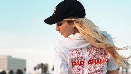 Tinder : jugée “trop belle” cette jeune femme est bannie de l’application