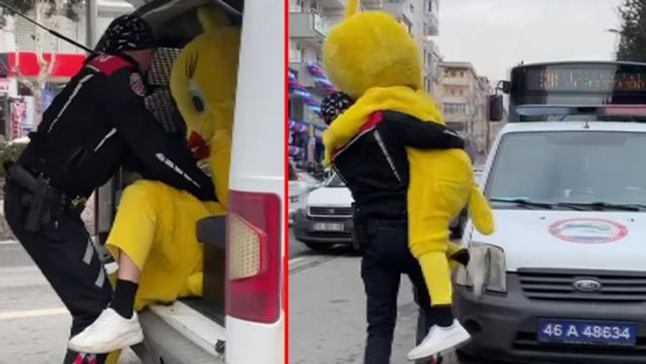 Trafikte güldüren anlar! Polis aracının kaputuna oturan civciv kostümlü vatandaş kafese konuldu