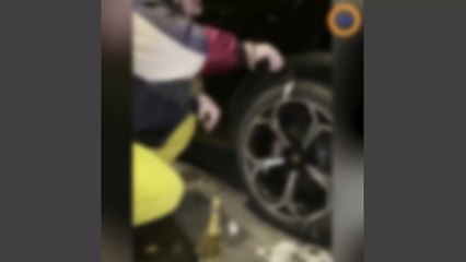 Tiktok : la Toile choquée par cet homme qui nettoie sa voiture avec du champagne