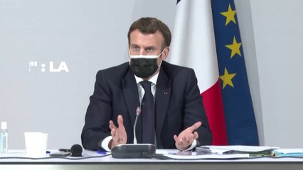 "C'est quoi ce truc ?" en coulisses d'une réunion sur le coronavirus, Emmanuel Macron a les nerfs à vif