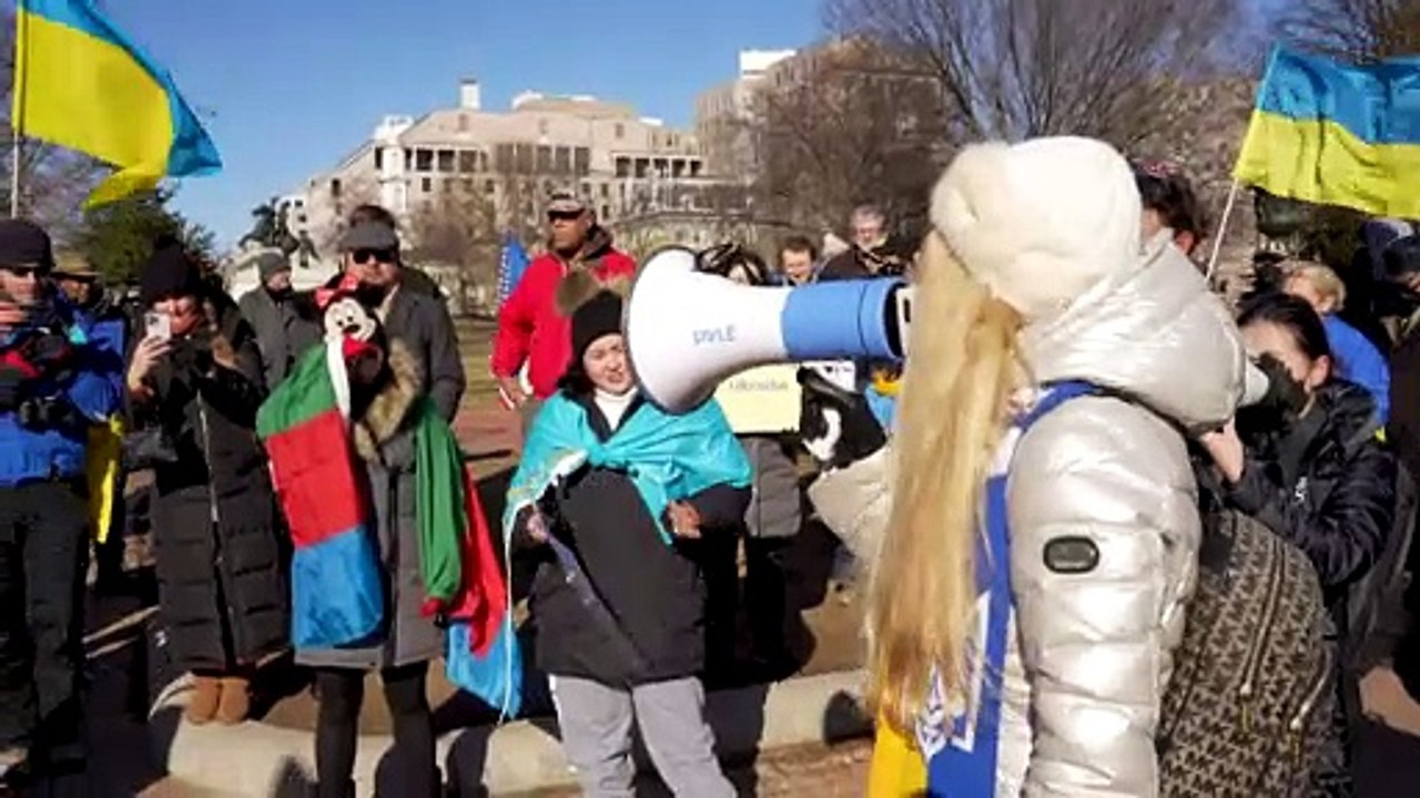 La Embajada de Rusia acusa a Estados Unidos de iniciar "una guerra informativa"