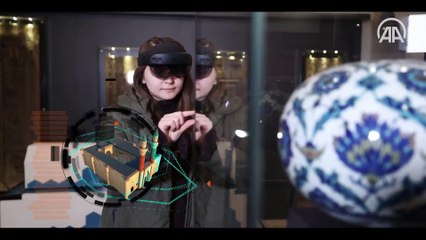 Gök Medrese'de hayata geçirilen "Hololens" teknolojisi ziyaretçileri tarihte yolculuğa çıkarıyor