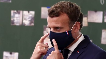 Emmanuel Macron positif : tous ces gestes barrières qu’il a enfreints !