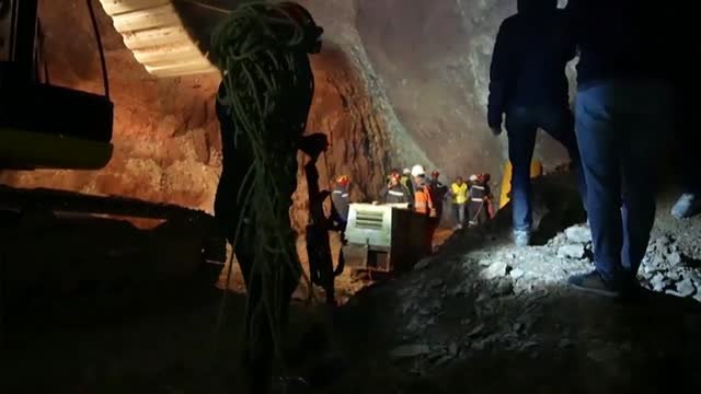 Los equipos de rescate se sitúan ya a tres metros del niño atrapado en un pozo en Marruecos