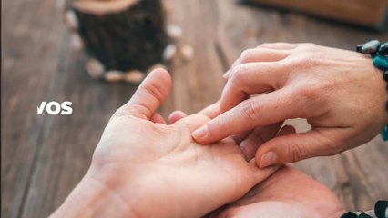 Lire les lignes de mains, que disent-elles de vos relations amoureuses ?